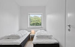 2 Bedroom Cozy Apartment In Randers Sv - 1