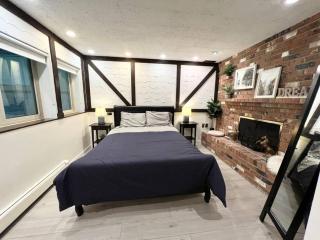 Charming Suite in Tudor house with private entrance and garden - 4