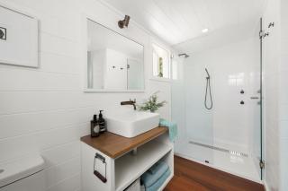 Fremily Cottage - Charming White Cottage - Berry - 3
