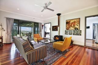 Borrowdale - Expansive Views of the Escarpment - Berry - 8