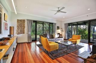 Borrowdale - Expansive Views of the Escarpment - Berry - 6