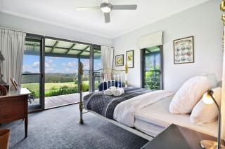 Borrowdale - Expansive Views of the Escarpment - Berry - 2