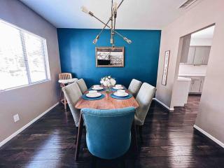 Spacious & Immaculate Haven near Downtown SD - San Diego - 8