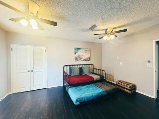 Spacious & Immaculate Haven near Downtown SD - San Diego - 7
