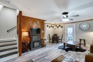 Pet-Friendly Granbury Home with Yard, Near Downtown! - Granbury - 8