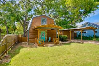 Pet-Friendly Granbury Home with Yard, Near Downtown! - Granbury - 9