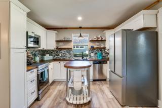 Pet-Friendly Granbury Home with Yard, Near Downtown! - Granbury - 4