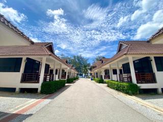 หาดทรายขาวรีสอร์ท - Bang Saphan - 4