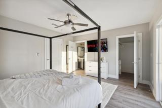 Cozy 3 Bedroom Home in North Hollywood - 3