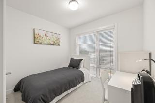 PINE Private Room with 2-Shared Bathrooms in Toronto, ON, Canada - Toronto - 7