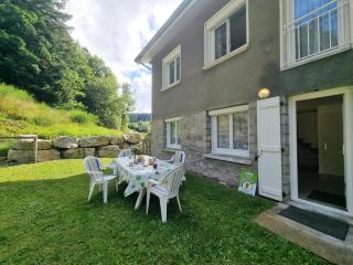 Charmant Gîte Rénové avec Jardin Privatif, Wifi inclus - FR-1-496-331 - Marlhes - 9
