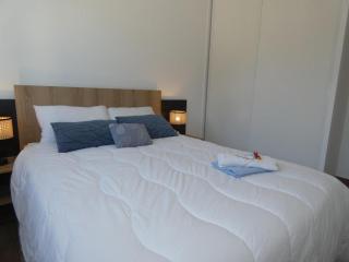Appartement rénové, 2 chambres, balcon, parking, face mer - FR-1-540-295 - 6