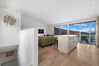 Top of the Lake - Queenstown Holiday Home - Queenstown - 6
