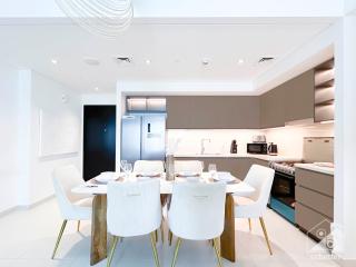 Luxury Burj Crown Downtown Balcony & View - Dubai - 7
