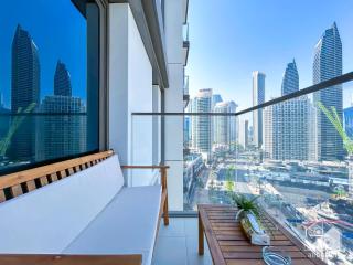 Luxury Burj Crown Downtown Balcony & View - Dubai - 4