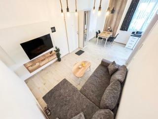 MiKi Apartment Qerret Kavaje 925 - Golem - 9