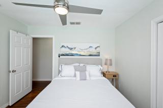Pool Home with EV charger. No fee early check in! - 2