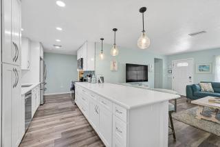 Laughing Pelican Pool Home - 9