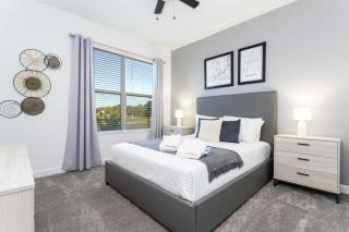 Last Minute Disney Getaway! Private Pool, Hot Tub & Games Room. Book Now! #85715 - Kissimmee - 1