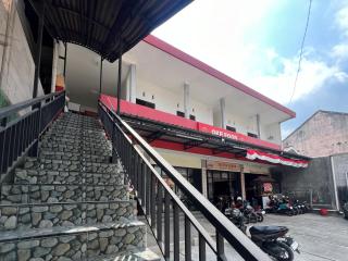 RedDoorz Syariah near Alun Alun Wonosobo 4 - 6