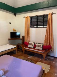 Chelle's Guesthouse and Backpackers - Siquijor - 1