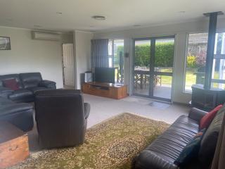 Tempting on Tui - Private home near Taupo CBD - 3