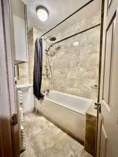 Lovely 3-4 bed flat in Kingston - Kingston upon Thames - 5