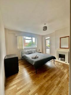 Lovely 3-4 bed flat in Kingston - Kingston upon Thames - 4