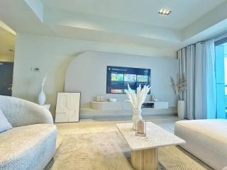 Breathtaking 2BR with Full SeaView - Dubai - 5