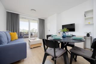 Comfortable Apartment with Parking by Noclegi Renters - Varsovie - 0