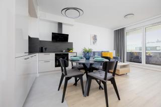 Comfortable Apartment with Parking by Noclegi Renters - Varsovie - 9