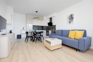 Comfortable Apartment with Parking by Noclegi Renters - Varsovie - 4