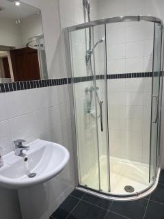 Self contain studio with room, double bed, kitchen - Londra - 4