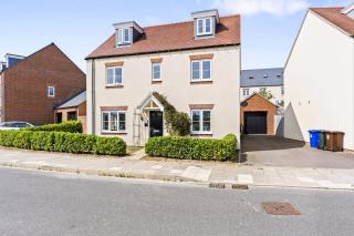 Belmont House 5 Bedroom Detached with Hot Tub - Bicester - 0