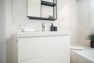 12CRC1038 - Big & Cozy 2bed Apartment in the city - 8