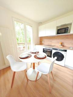 L'écrin paisible - Balcon sur ruisseau, vue montagne & parking - Bielle - 7