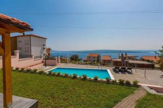 Villa with pool, large garden and beautiful sea view by TRAVELER tourist agency Krk - ID 2210 - Crikvenica - 9