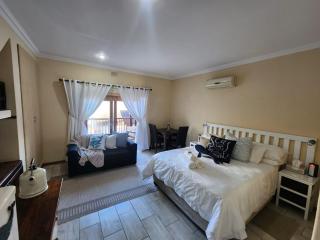 Unit 301 Little Whale's Tail Self-catering Studio - Kontiki - 5