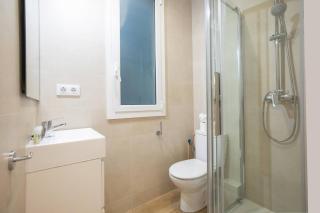 33PAR1094 - Magnific 2BR Flat in Poble Sec - Barcelona - 6