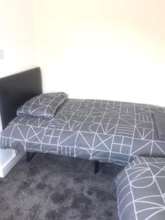 Bassett Hse, 3 bdr, Free Onsite Parking, Supper Fast Wifi, 4 beds, - 5