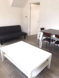 Bassett Hse, 3 bdr, Free Onsite Parking, Supper Fast Wifi, 4 beds, - 8