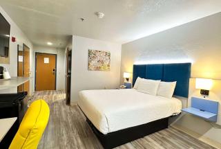 Microtel Inn & Suites by Wyndham Gallup - PET FRIENDLY - Gallup - 4