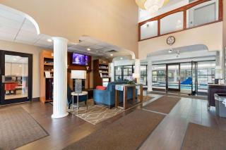 Comfort Suites Lombard - Addison - 4