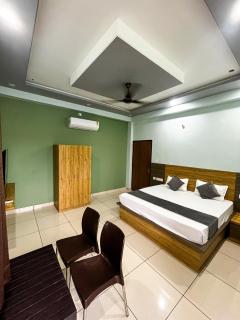 Janki Palace Hotel & Restaurant - 3