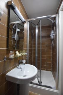 Lucky 8 Hotel - Ilford - 3