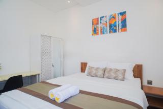 Fun Living Guest House - Seminyak - 0