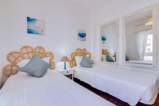 Maresia 2 Bedroom Oceanfront Apartment in Quarteira - Quarteira - 2