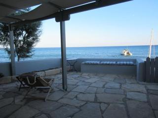 Cozy Beachfront Escape in Lilikas - 2