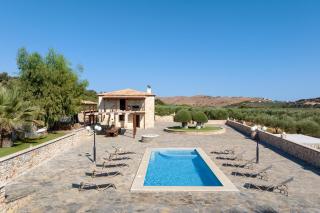 Nestor Villa, with Heated Pool & Absolute Privacy - Roumelí - 4