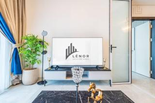 Elegant 1BR with Outdoor Cinema & Clinic - Dubai - 7